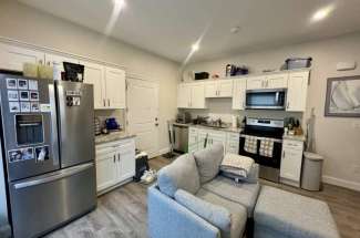 120 Pitman St. 2R